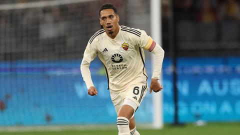Chris Smalling in AS Roma kit on the pitch