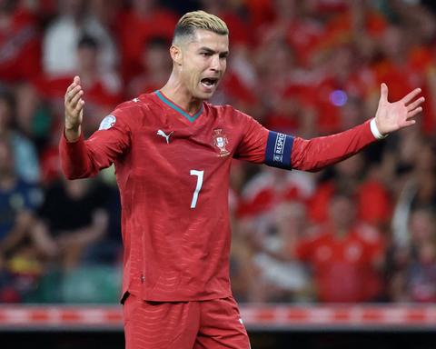 Cristiano Ronaldo reacting with frustration