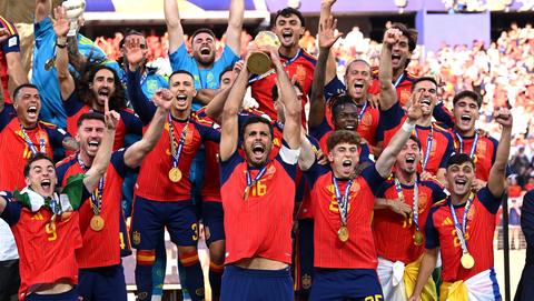 Spain national football team celebrating