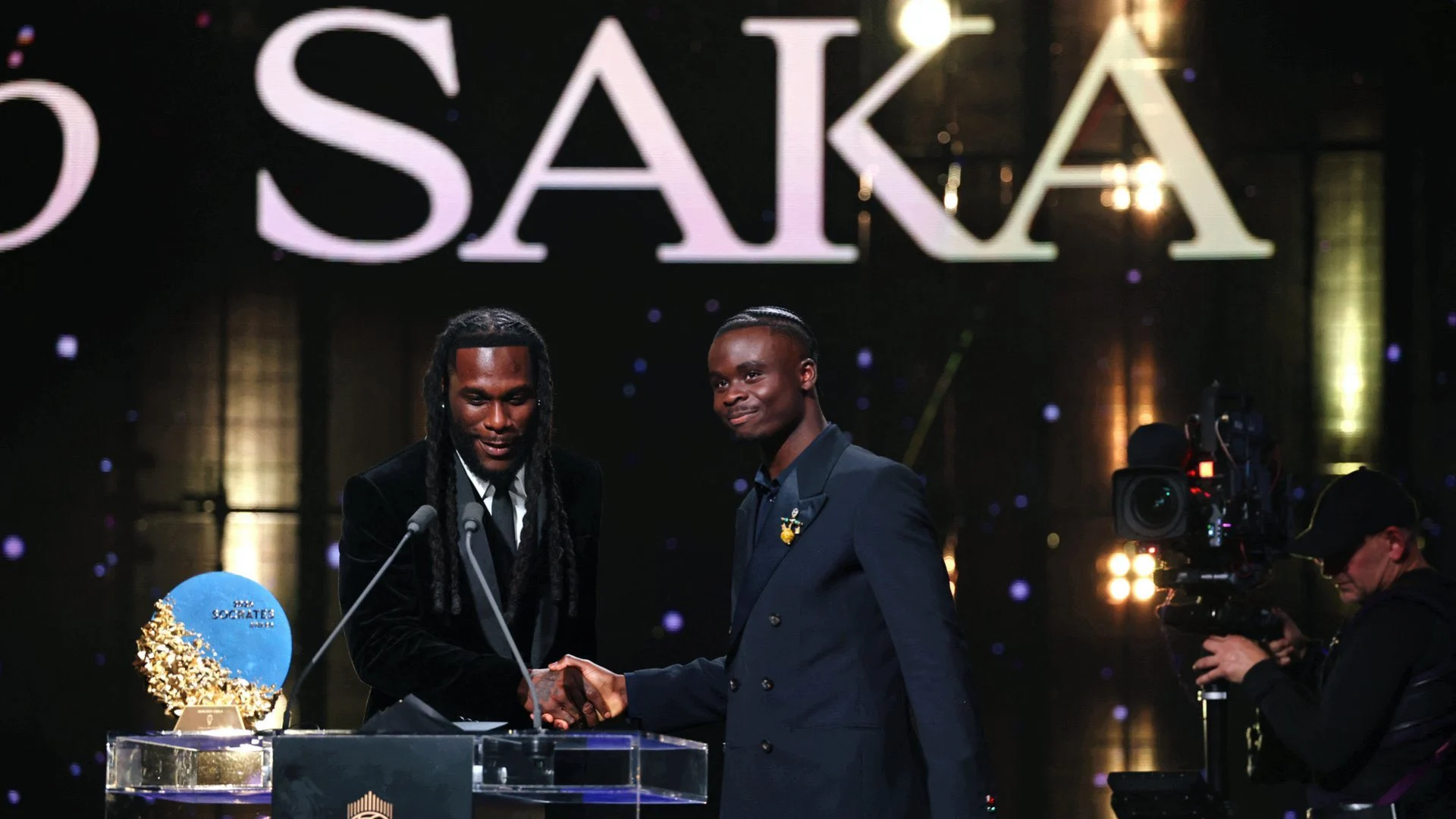 Burna Boy presents Socrates Award to Bukayo Saka