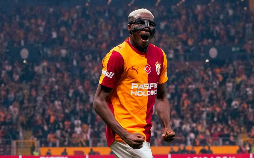 Victor Osimhen celebrating in Galatasaray kit